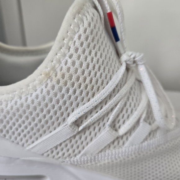 Nike Air Max 90 EZ Men's White/Metallic Silver Sneakers w/ Red & Blue Bottom - Picture 8 of 10